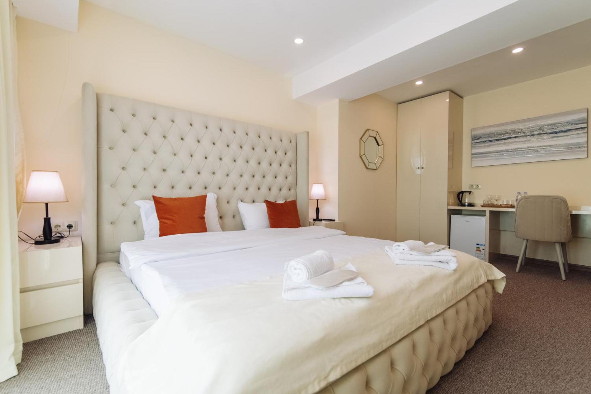 Royal Plaza Hotel Τυφλίδα Δωμάτιο φωτογραφία