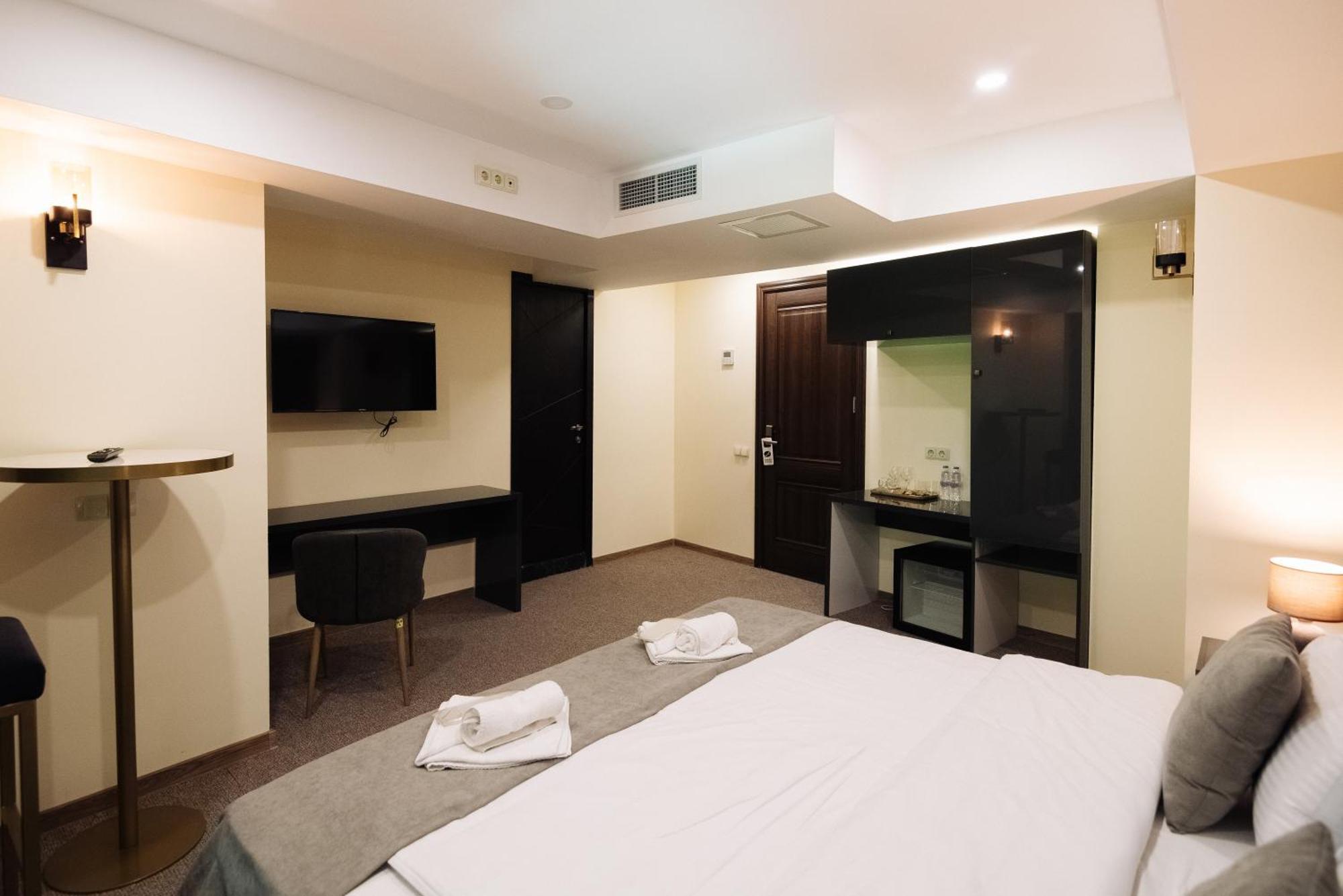 Royal Plaza Hotel Τυφλίδα Δωμάτιο φωτογραφία